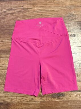 Yogalicious V-Waist Hot Pink Bike Shorts